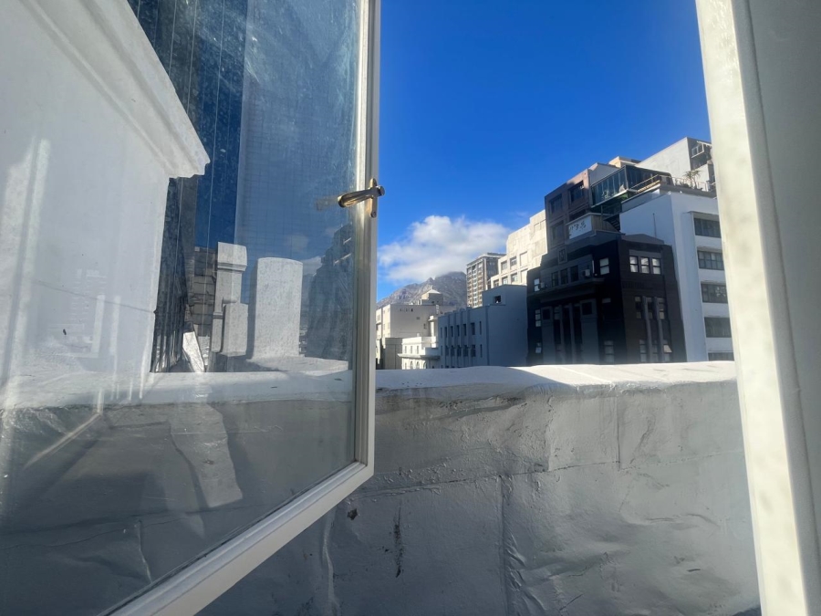 1 Bedroom Property for Sale in Cape Town City Centre Western Cape